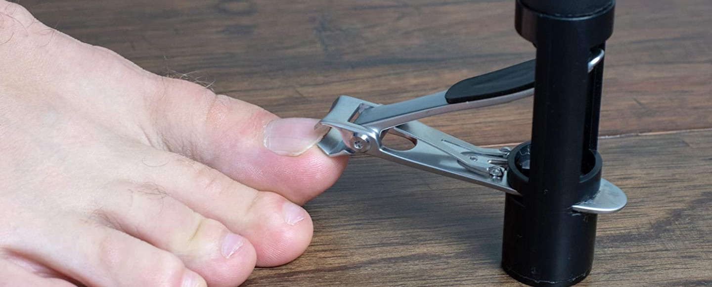 9 Best Toenail Clippers for Seniors with Arthritis