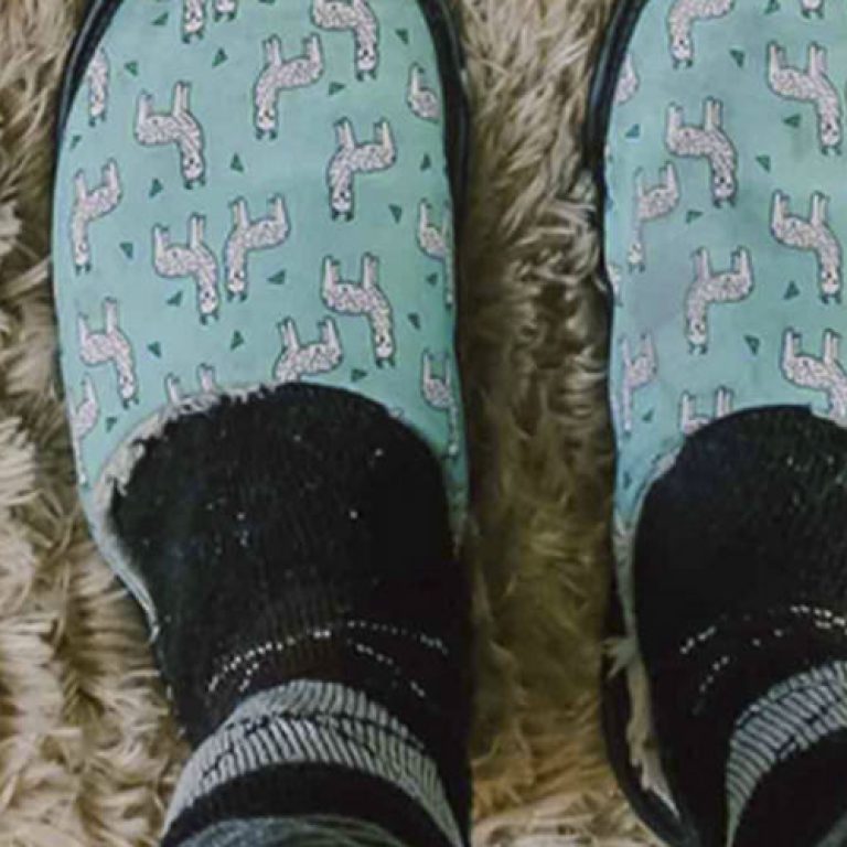 Here Are the Recommended Non-Slip Slippers for Elderly With Balance Problems